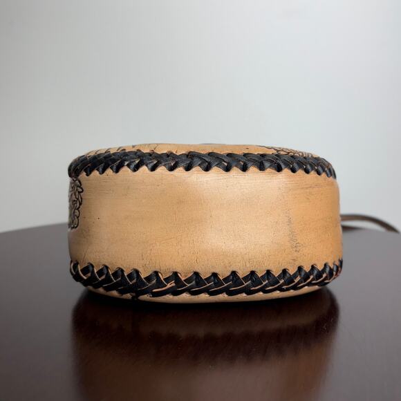 J831 - Mexican Hummingbird Hand Tooled Leather Purse - Picture 10 of 13